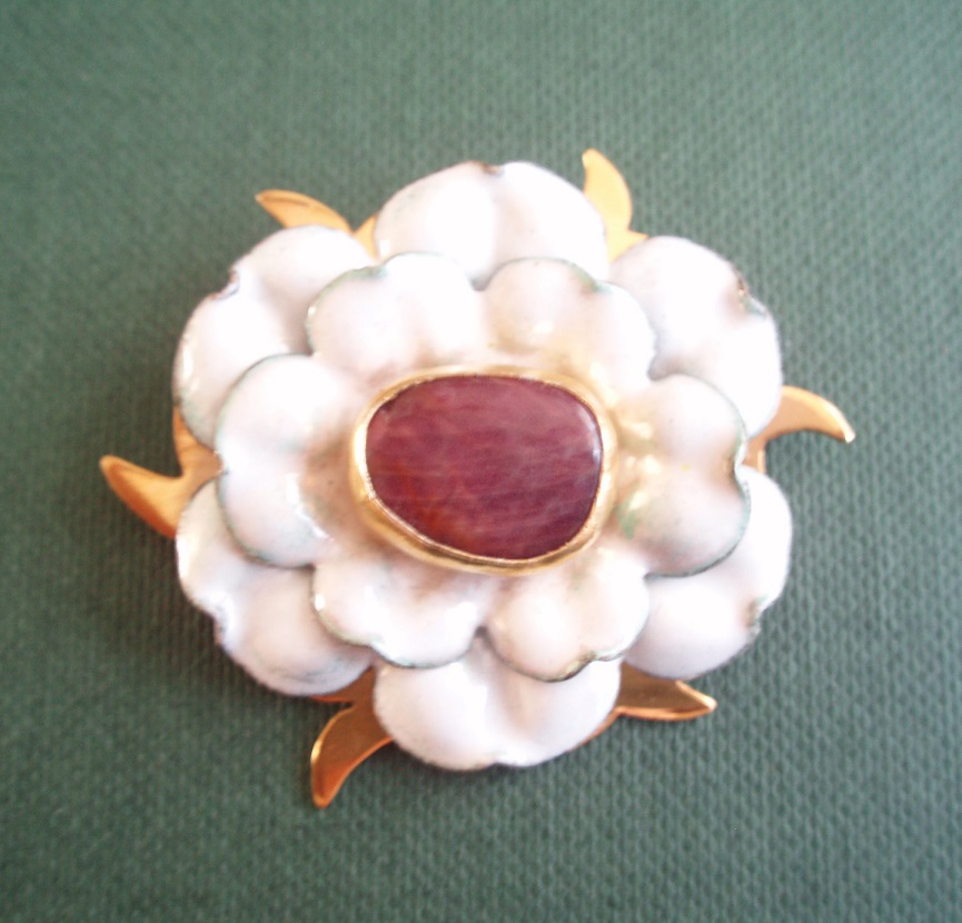 White Rose Jewel