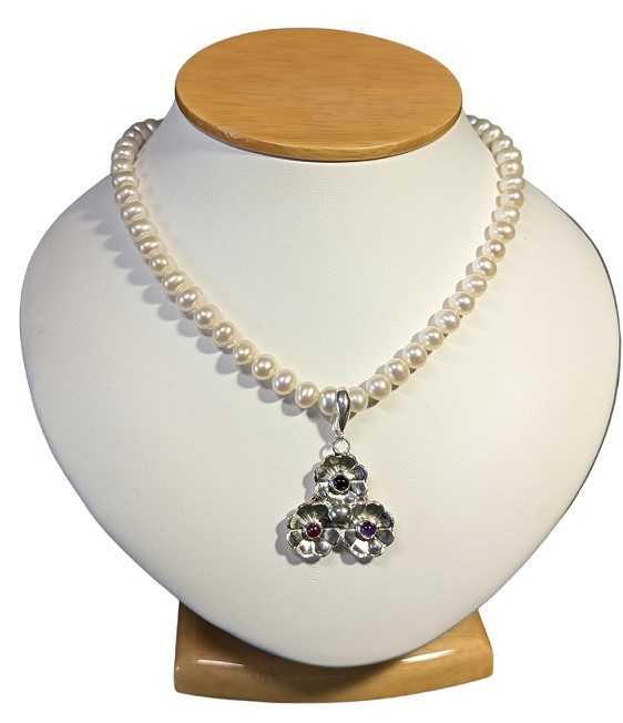 Medieval Miniature Trio Pendant - Image 3